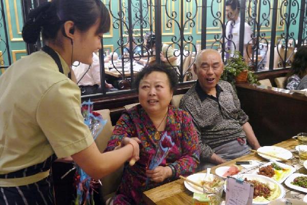 天津多家餐厅推出母亲节暖心服务