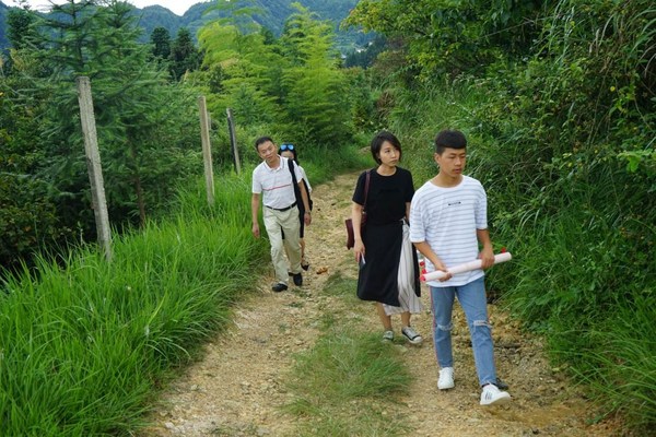 29年教学，9年公益，他以身作则，改变了无数山区孩子的人生