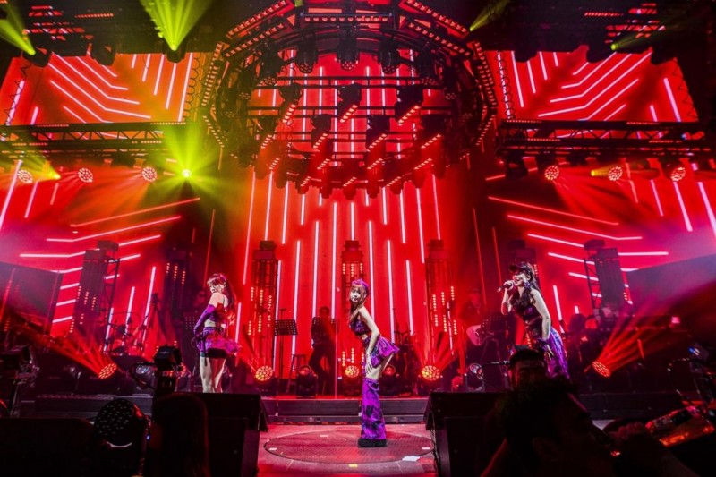 拾叁唐荣登2025中华餐饮创新榜TOP100,“晚餐音乐现场”模式引领行业变革