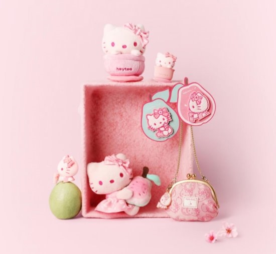 Hello Kitty×喜茶再度联名，用新品樱花芭乐白桃特调一杯春天