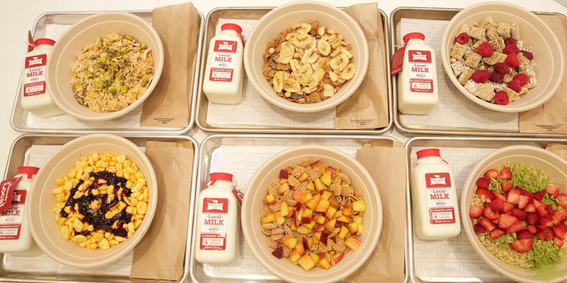 包装食品公司遇困境，纷纷开餐厅“解围”|餐饮界