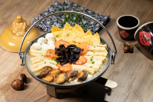 制霸新春朋友圈的蟹状元年夜饭来了！|餐饮界