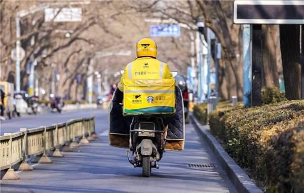 星巴克上线美团外卖提供定制化外送服务，将为餐饮商户带来什么启发？|餐饮界