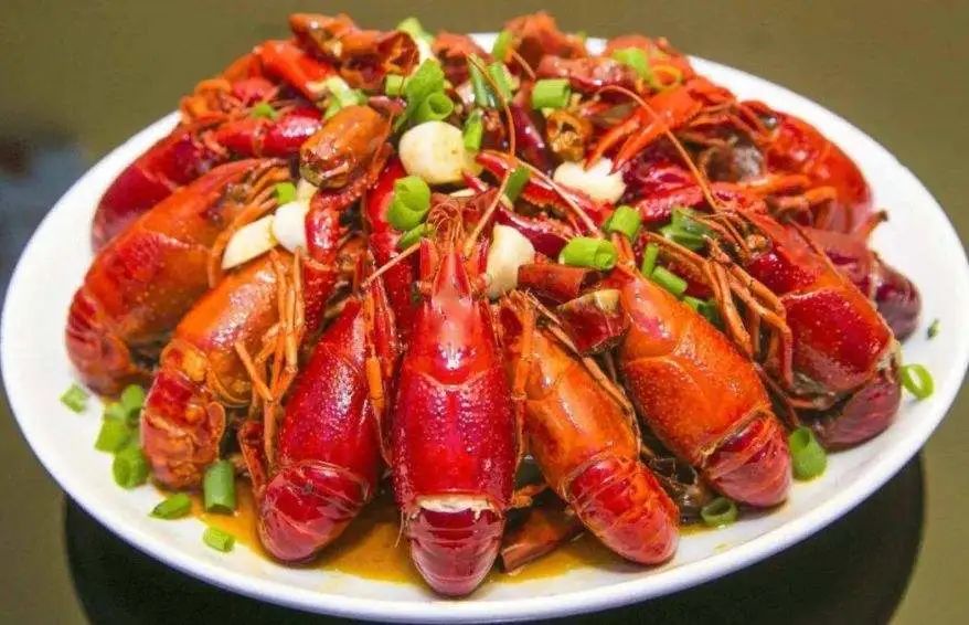 夜宵之王“小龙虾”正陷冰火两重天，如何破局？| 观察|餐饮界