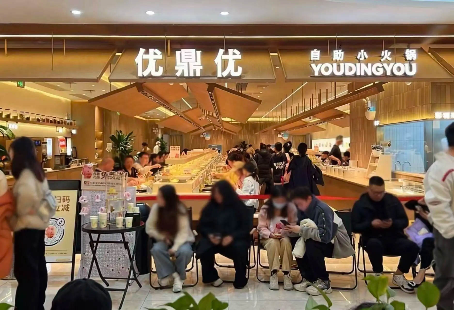 长沙又出新王,日排队超2000桌,海底捞旗下举高高原班人马再造一个小火锅!